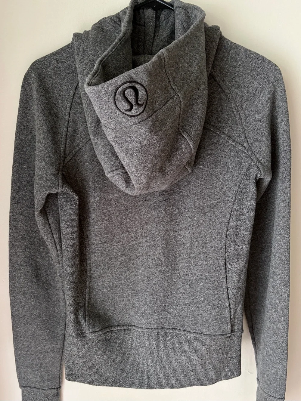 34. Size XS LULULEMON Heathered Grey Zip Up Scuba Hoodie
